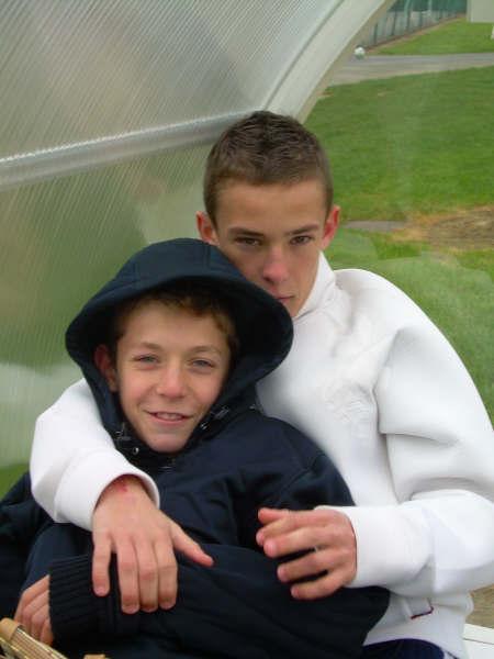 Alexis ds les bras de Ronny!!!